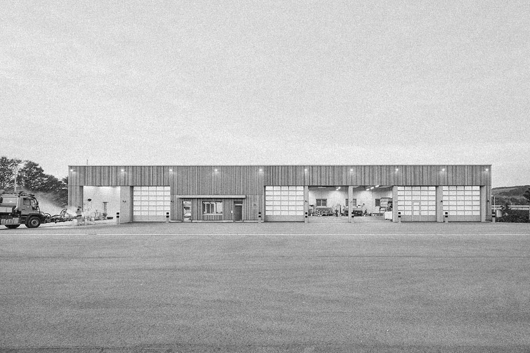 Strassenmeisterei_Tauberbischofsheim_Fahrzeughalle_PLANUNGXGRUPPE_Architekten